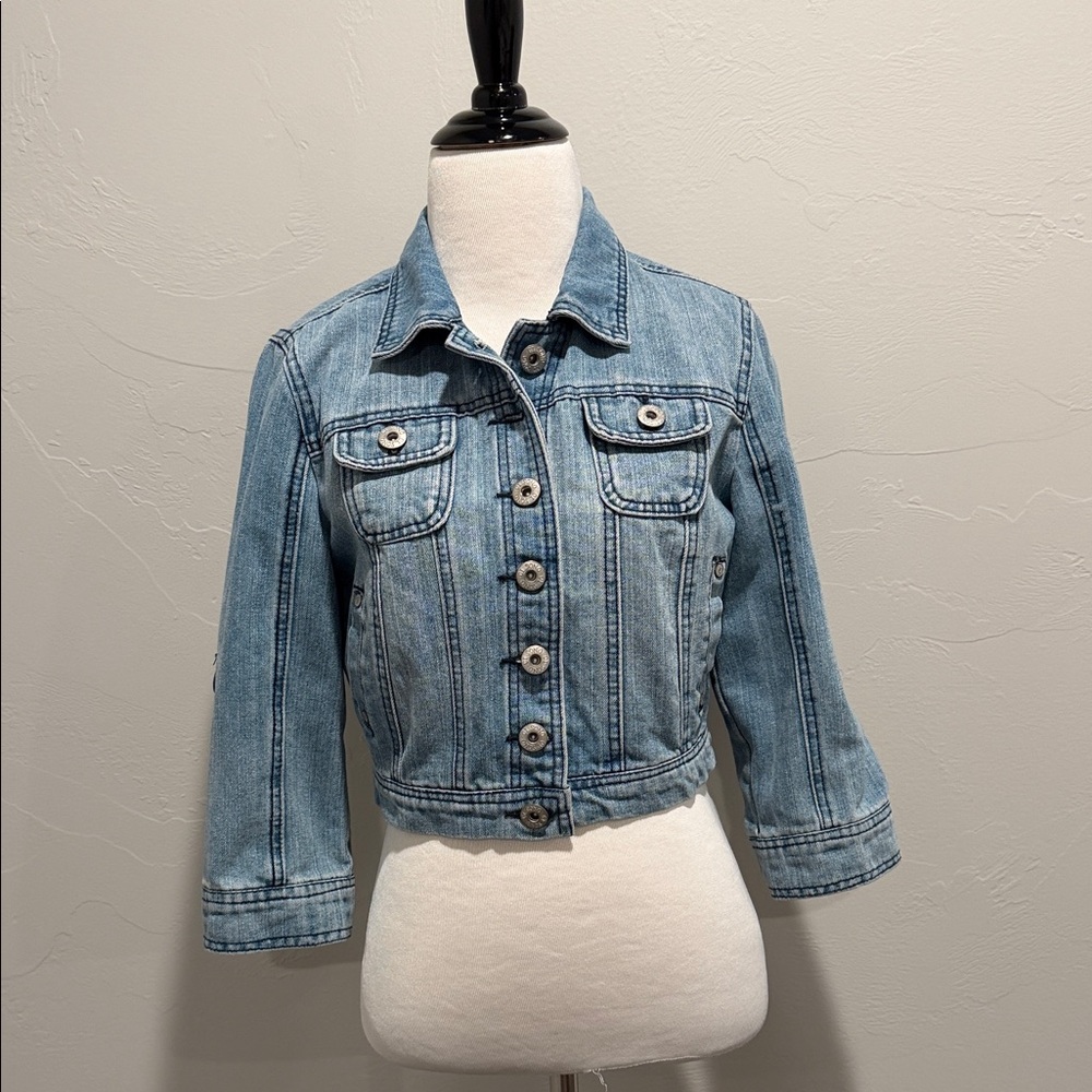 Ladies denim jacket.